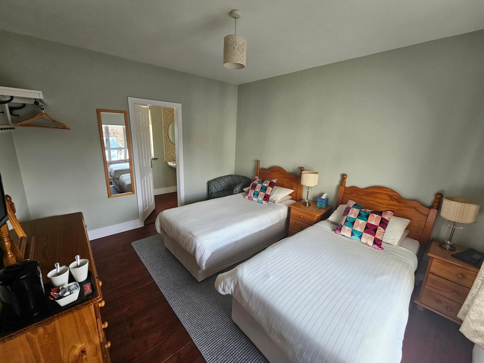 バリーボフェイ Dergfield House Bed & Breakfast エクステリア 写真